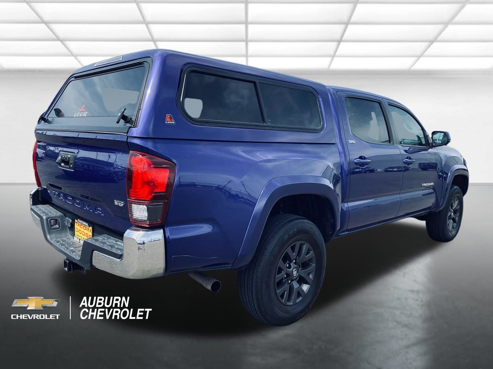 Used 2022 Toyota Tacoma SR5 RWD image 3
