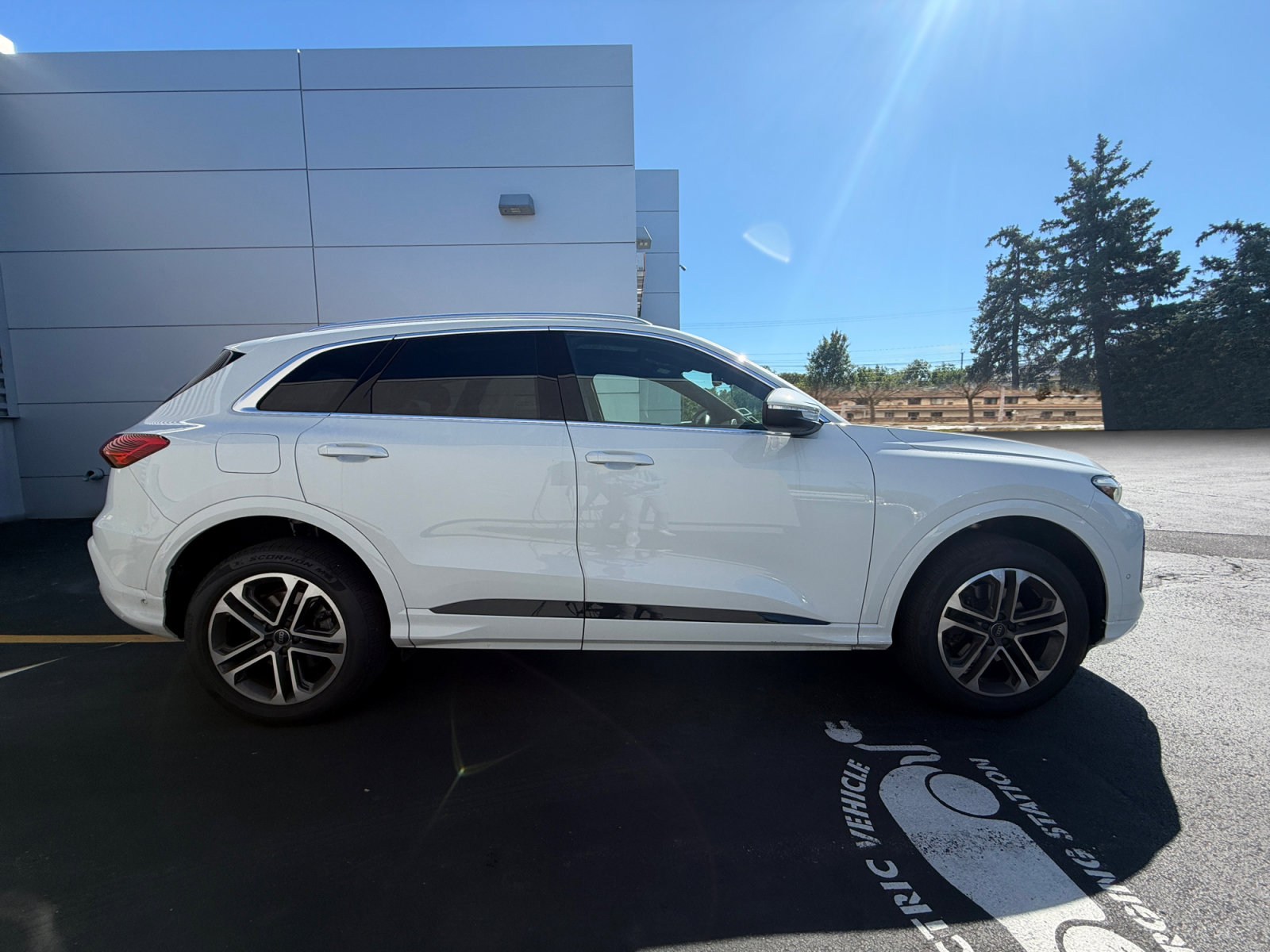 Used 2025 Audi Q5 Premium Plus w/ Premium Plus AWD/4WD image 9