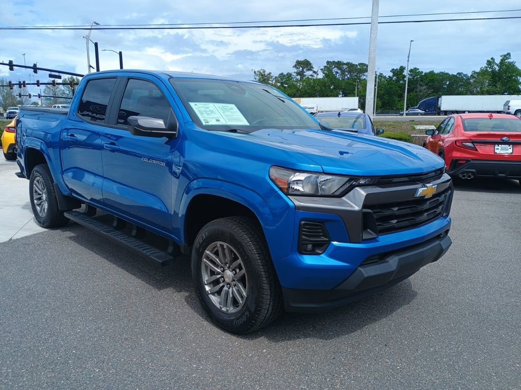 Used 2023 Chevrolet Colorado LT w/ LT Convenience Package image 3