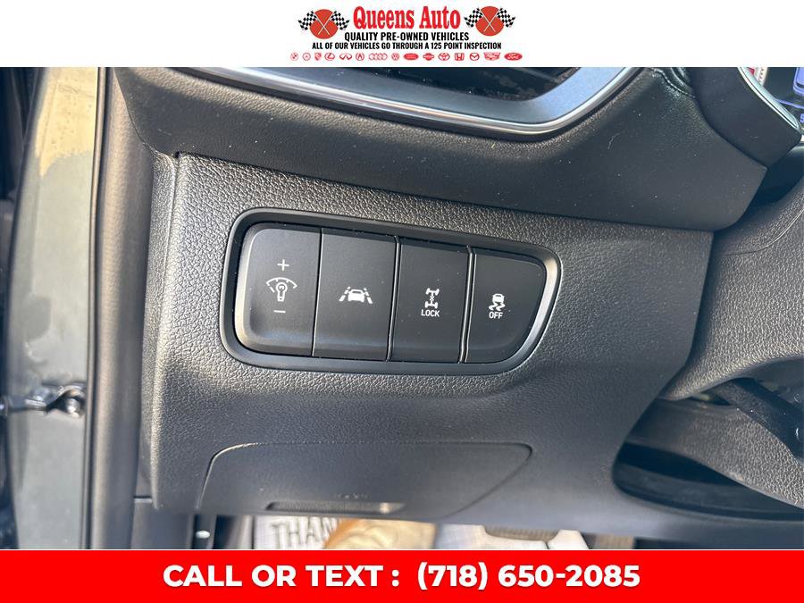 Used 2020 Hyundai Santa Fe SE image 43