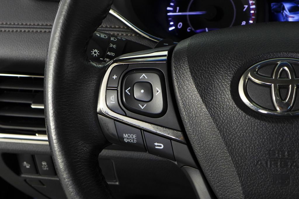 Used 2018 Toyota Avalon XLE w/ Preferred Accessory Package image 29