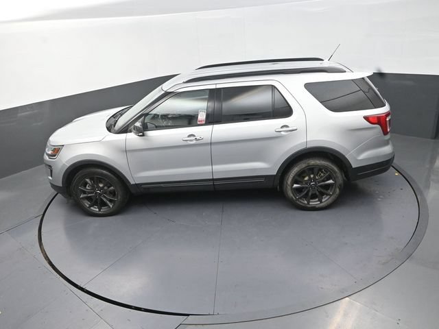 Used 2019 Ford Explorer XLT w/ Equipment Group 202A AWD/4WD image 14