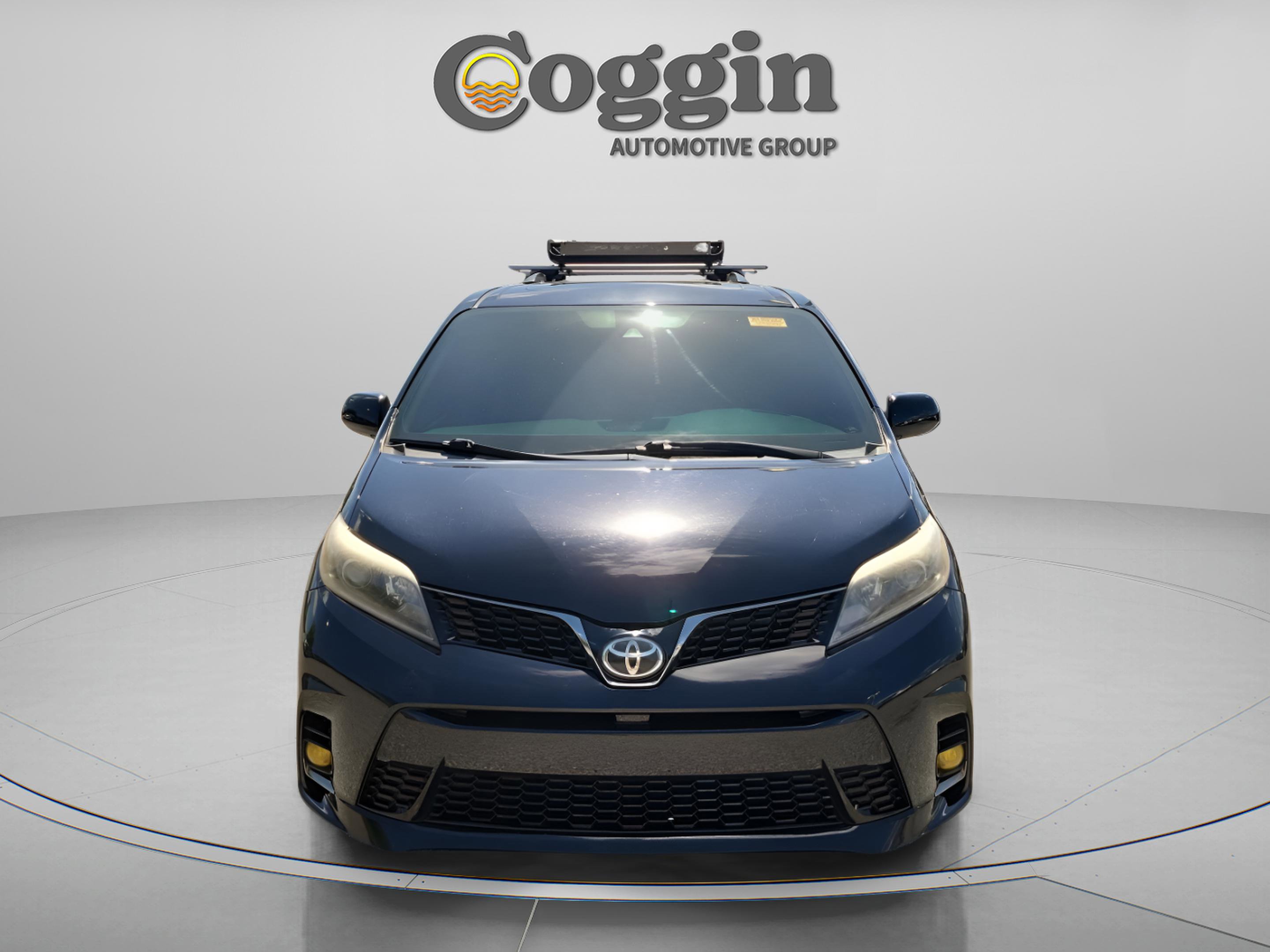 Used 2018 Toyota Sienna SE FWD image 9