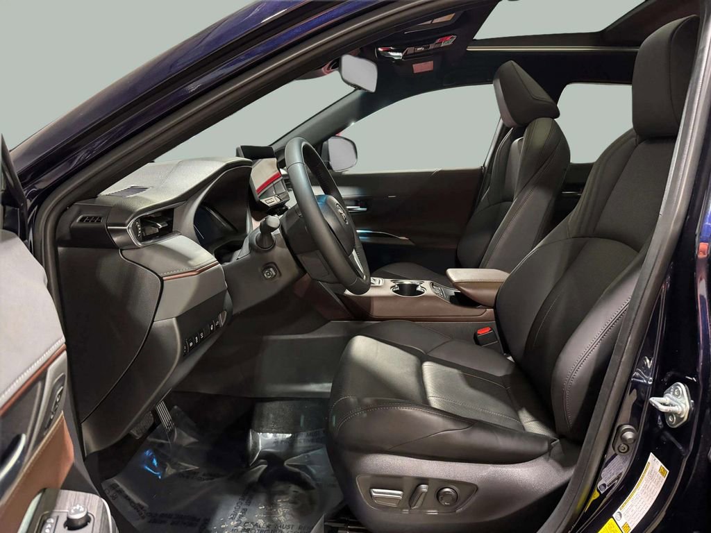Used 2024 Toyota Venza Limited AWD/4WD image 5