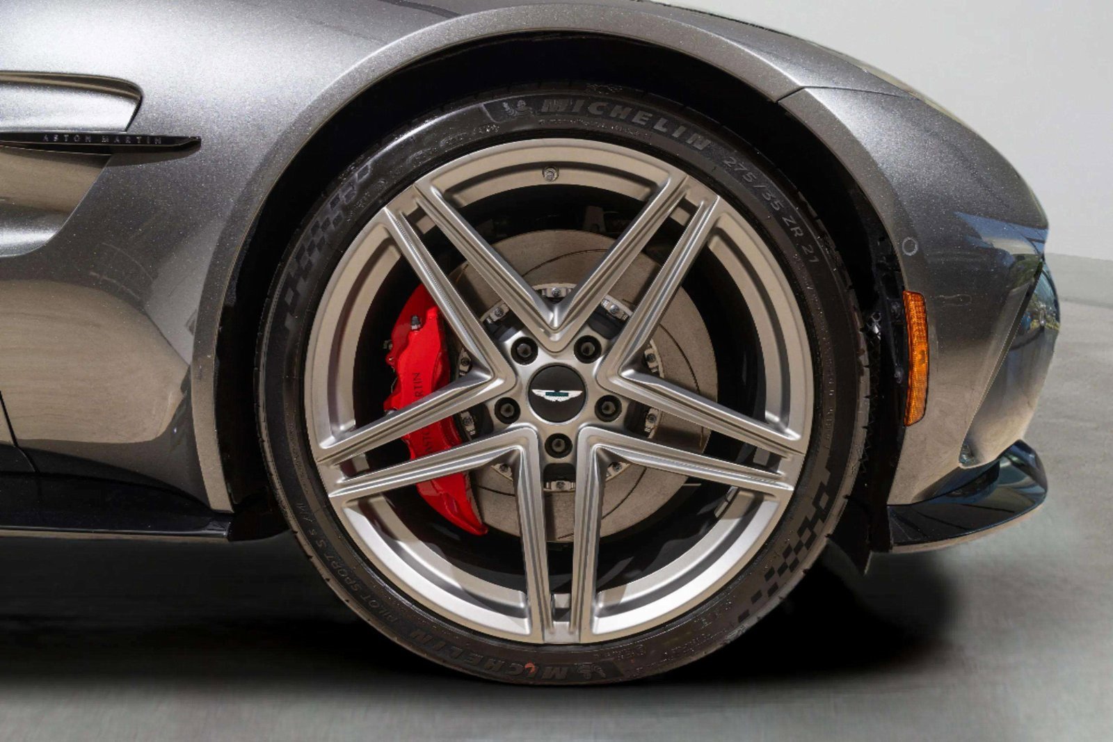 New 2026 Aston Martin V8 Vantage Roadster image 22