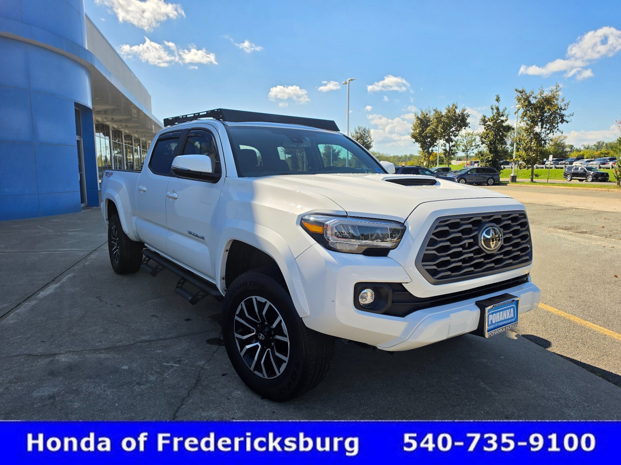 Used 2023 Toyota Tacoma TRD Sport w/ Technology Package AWD/4WD image 8