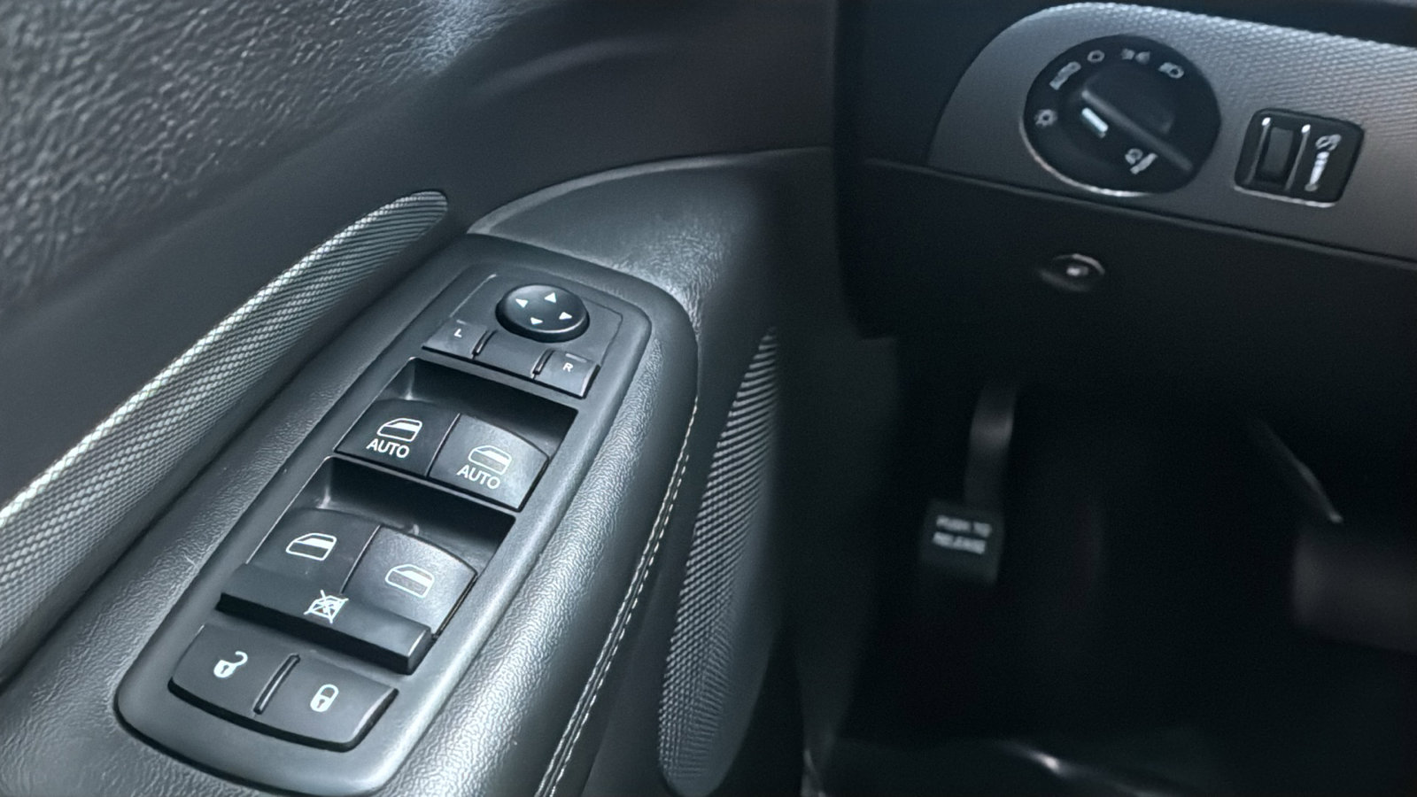 Used 2019 Dodge Durango GT image 36