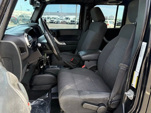 Used 2012 Jeep Wrangler Unlimited Sahara w/ Connectivity Group AWD/4WD image 2