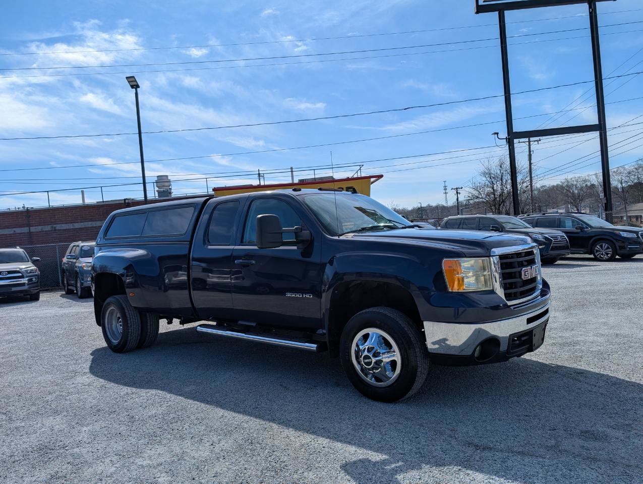 Used 2010 GMC Sierra 3500 SLT image 3