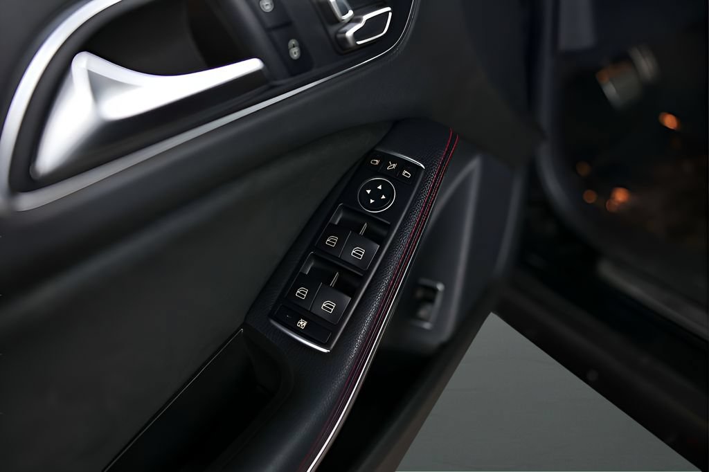 Used 2018 Mercedes-Benz GLA 45 AMG 4MATIC image 30
