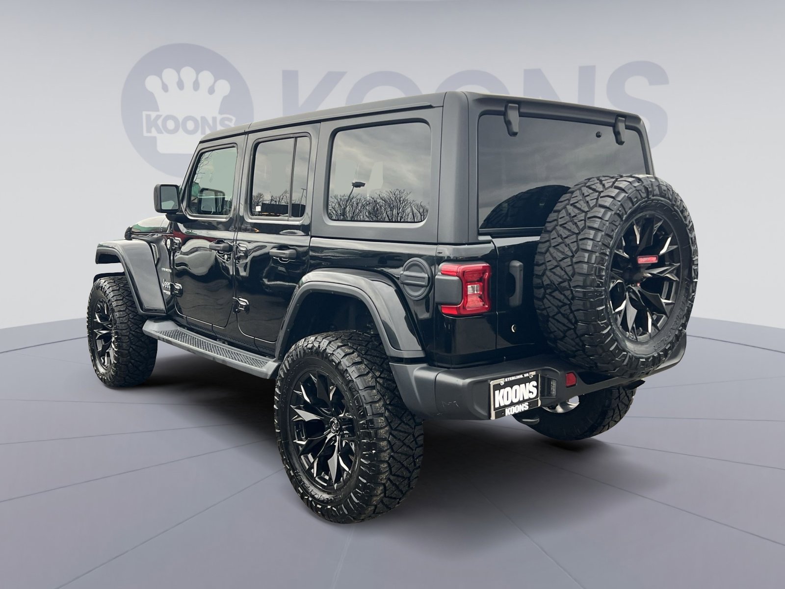 Used 2019 Jeep Wrangler Unlimited Sahara w/ Cold Weather Group image 4