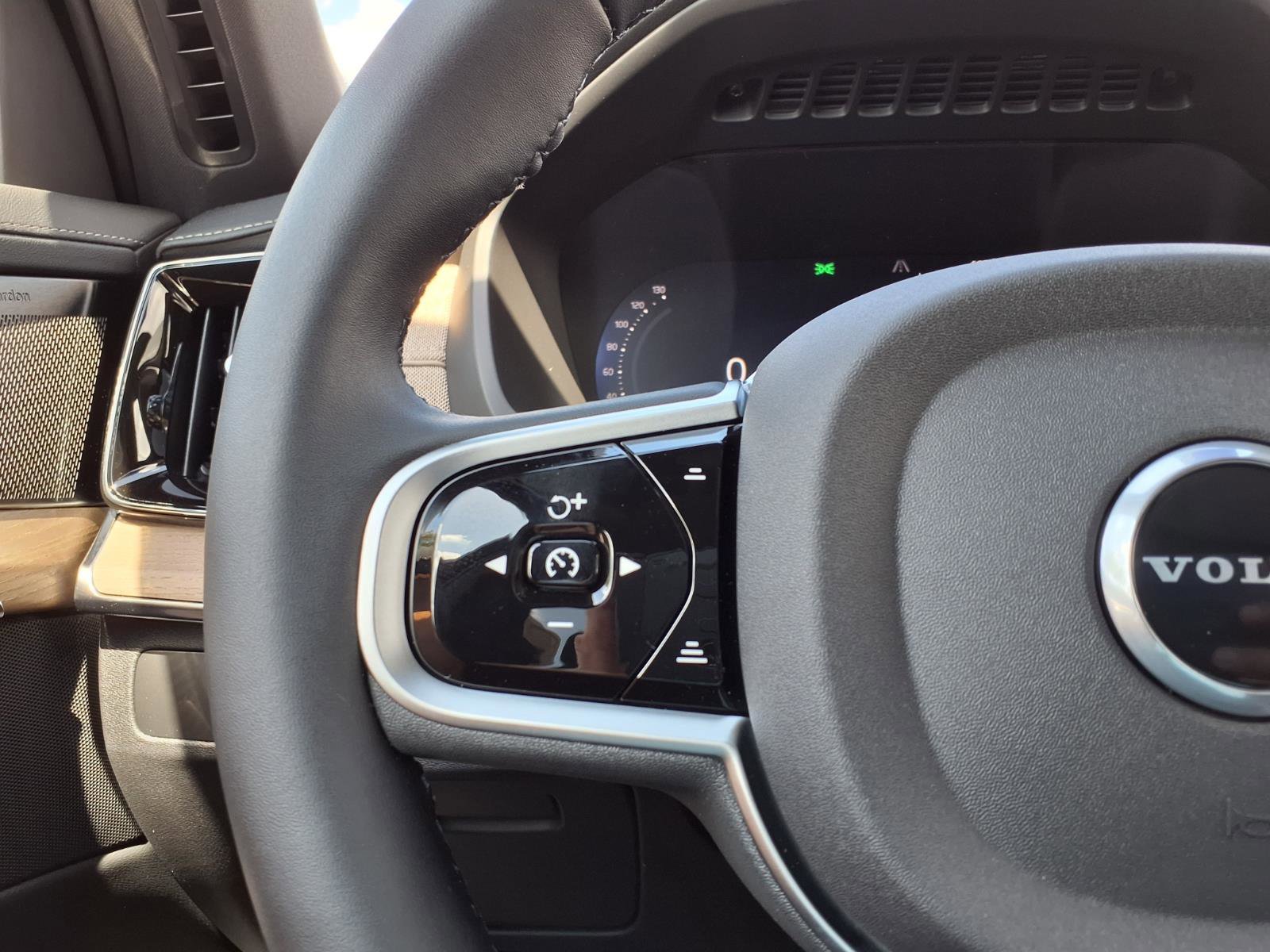 New 2026 Volvo XC90 T8 Ultra w/ Protection Package Premier image 17