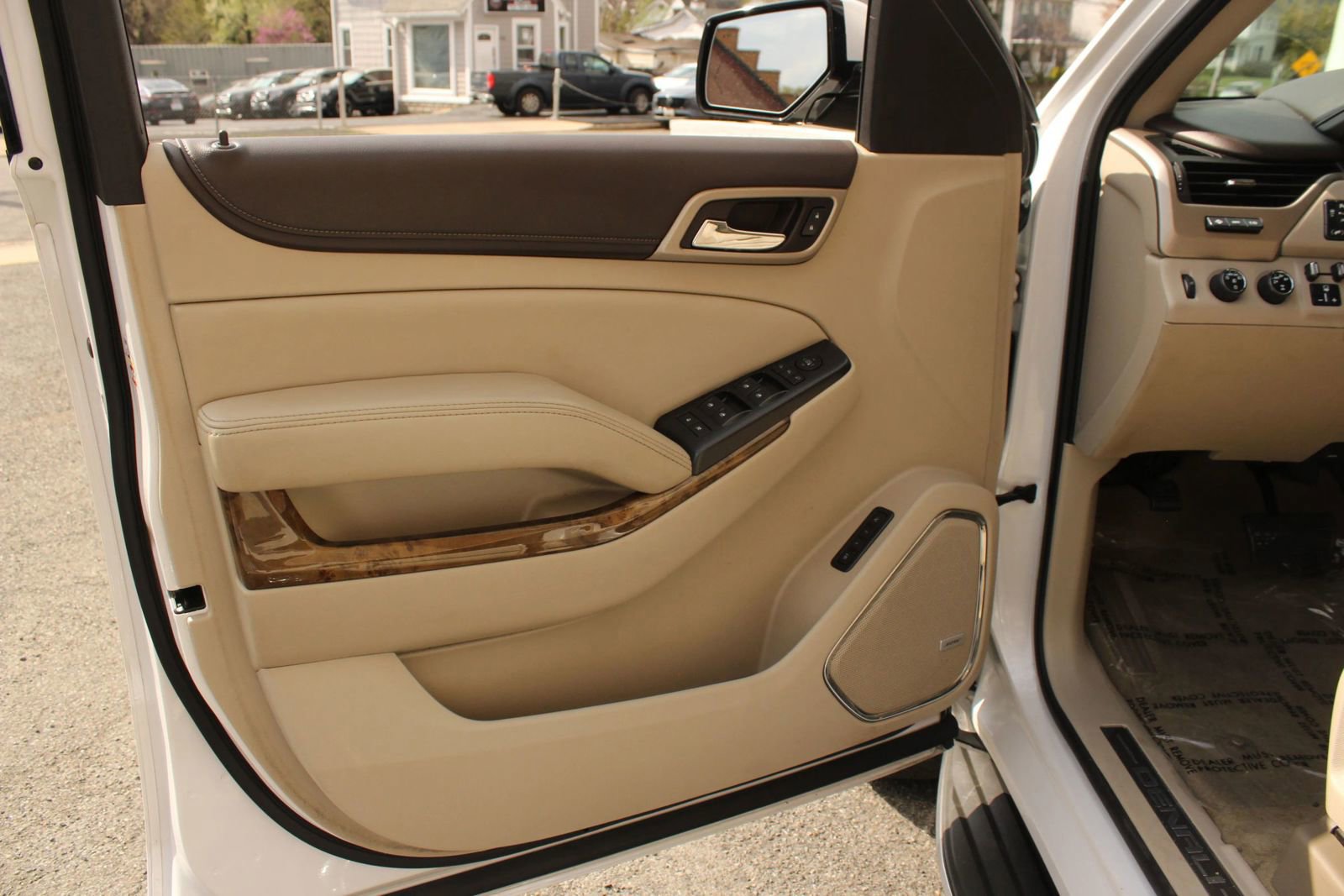 Used 2016 GMC Yukon Denali w/ Open Road Package AWD/4WD image 12