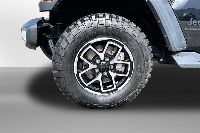 Used 2023 Jeep Gladiator Sport AWD/4WD image 9