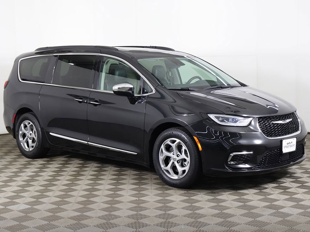 Used 2023 Chrysler Pacifica Limited FWD image 63