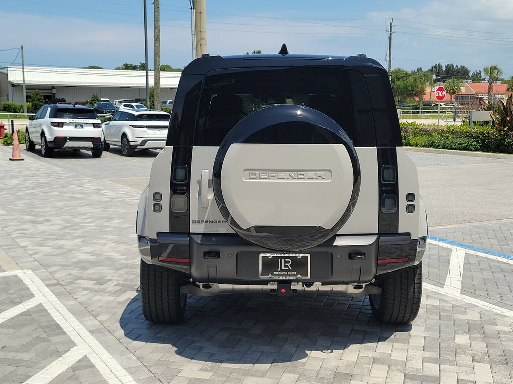 New 2026 Land Rover Defender 110 X-Dynamic SE AWD/4WD image 4