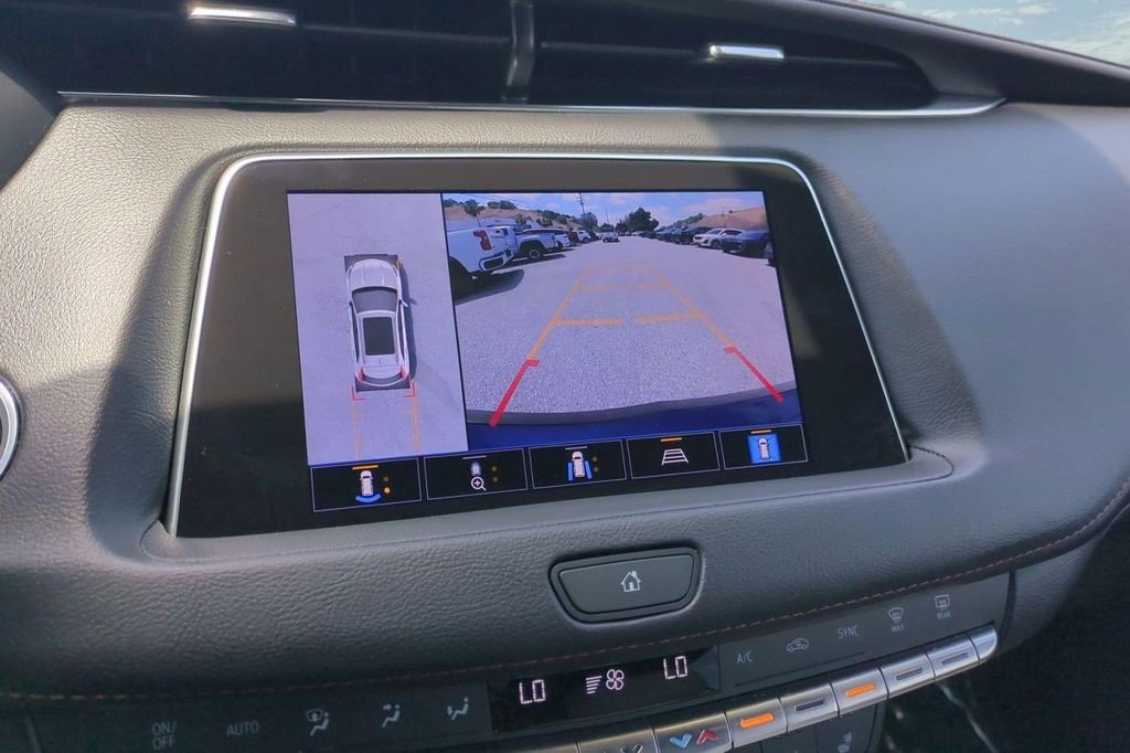 Certified 2022 Cadillac XT4 Sport FWD image 9
