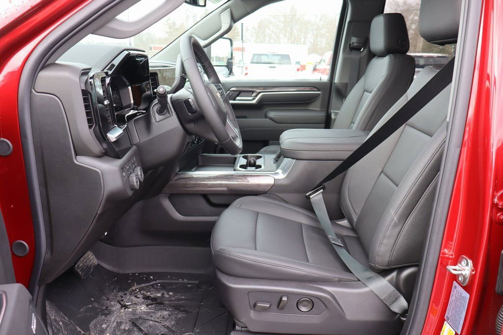 New 2026 Chevrolet Silverado 3500 LTZ w/ LTZ Convenience Package image 5