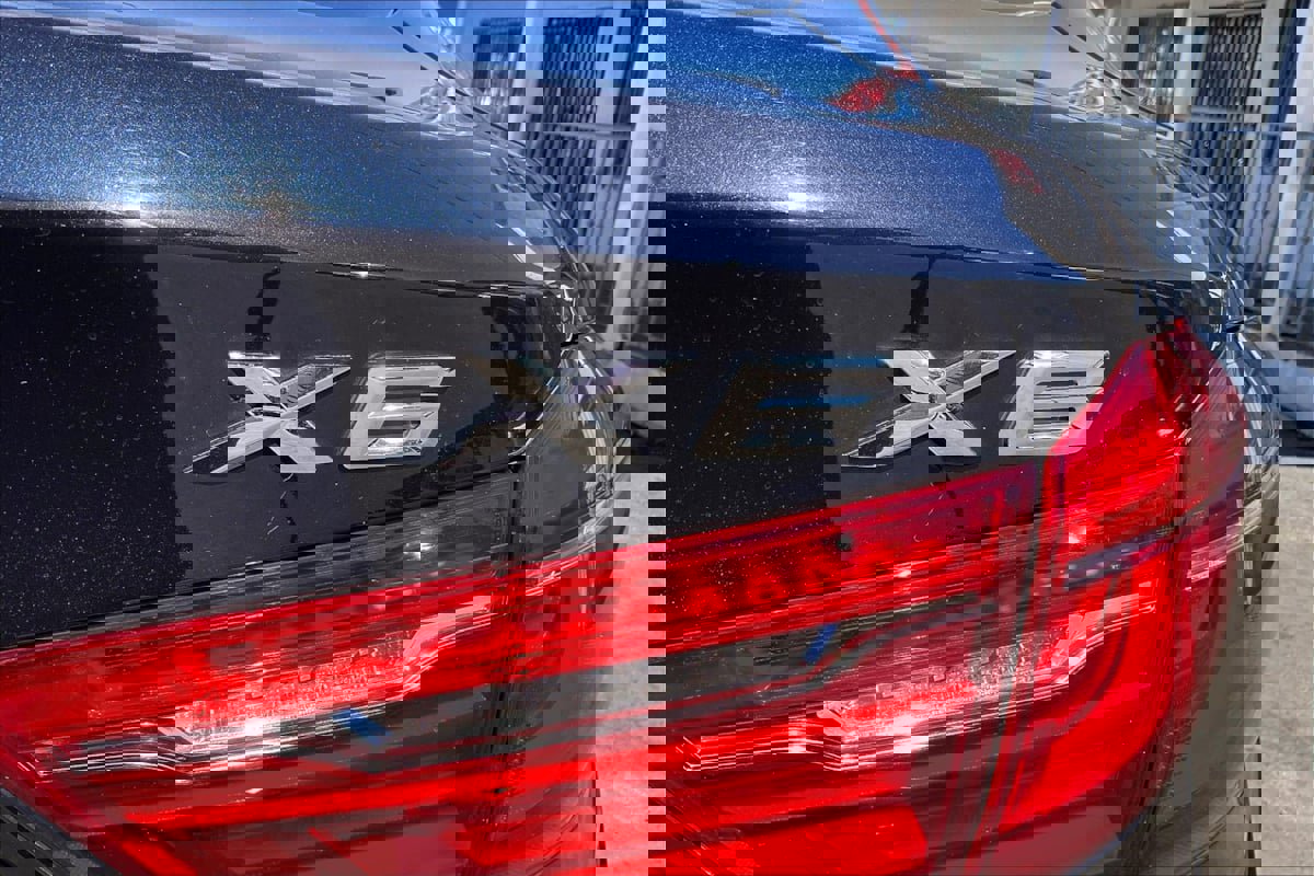 Used 2019 BMW X6 xDrive50i w/ M Sport Package image 8