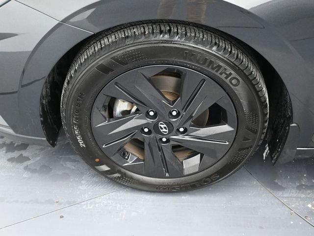 Used 2022 Hyundai Elantra SEL image 9