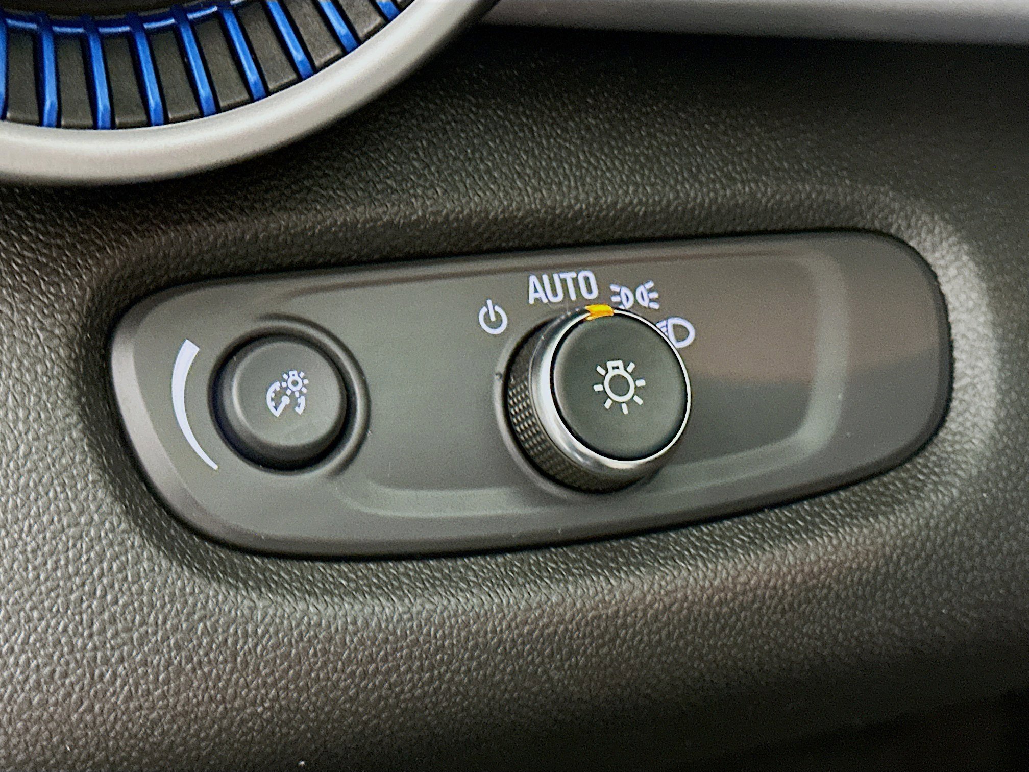 Used 2025 Chevrolet Trax LS w/ Driver Confidence Package image 16