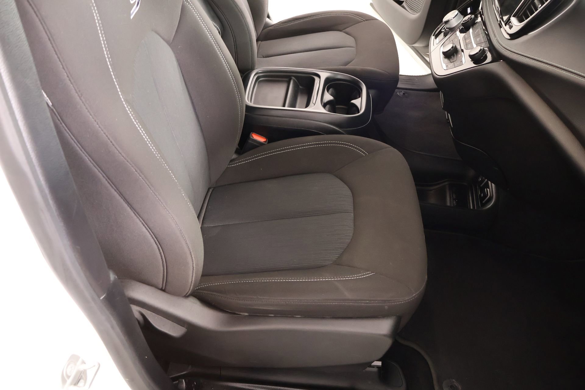 Used 2021 Chrysler Pacifica Touring w/ S Appearance Package image 14