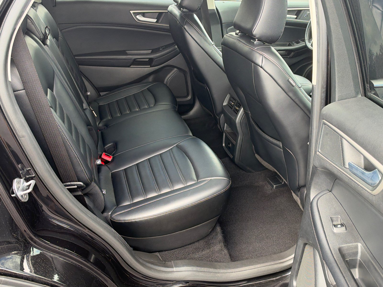 Used 2024 Ford Edge SEL AWD/4WD image 15