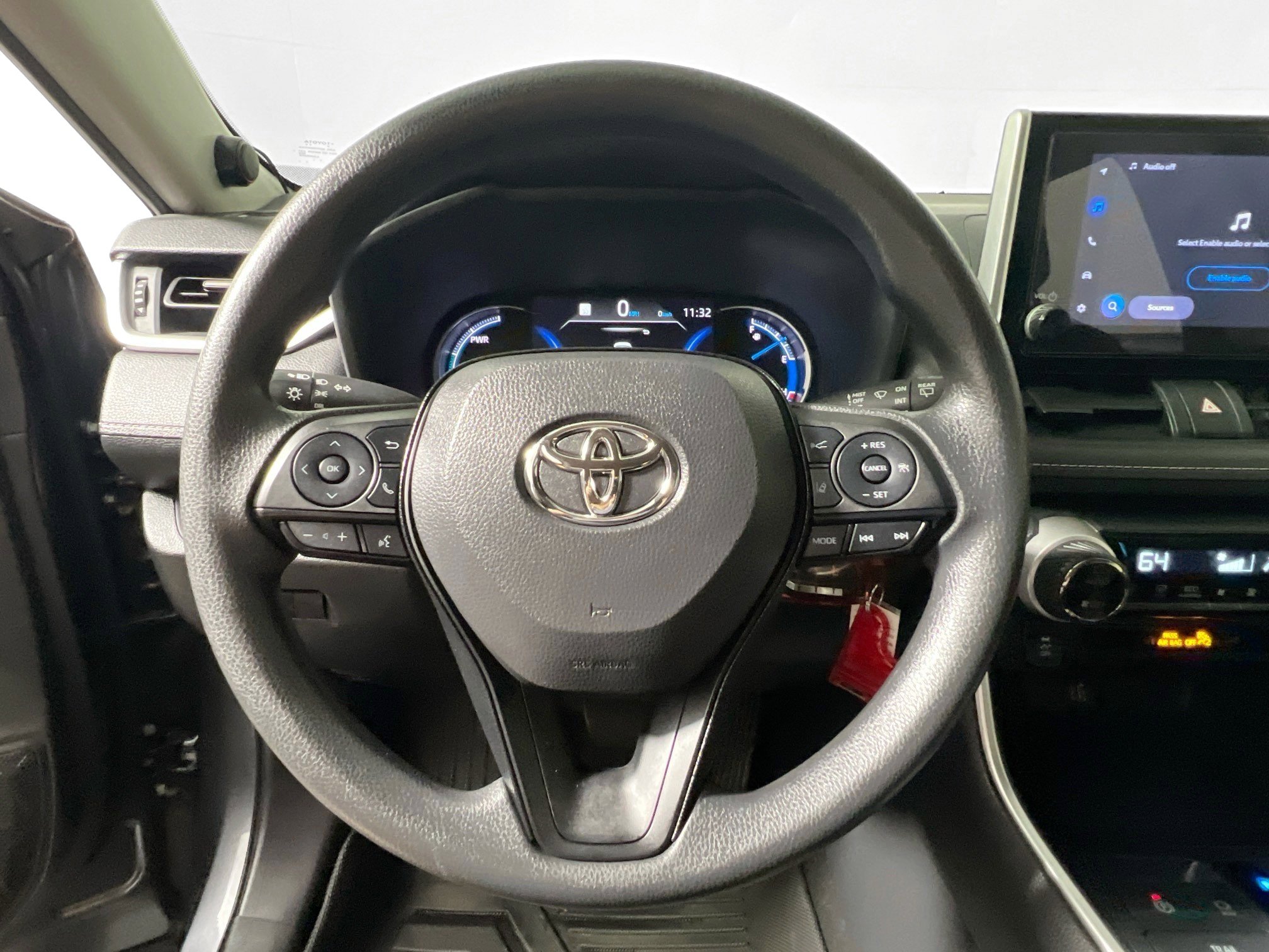 Used 2024 Toyota RAV4 LE image 17