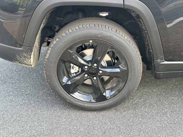 New 2025 Jeep Grand Cherokee Limited w/ Luxury Tech Group II image 17
