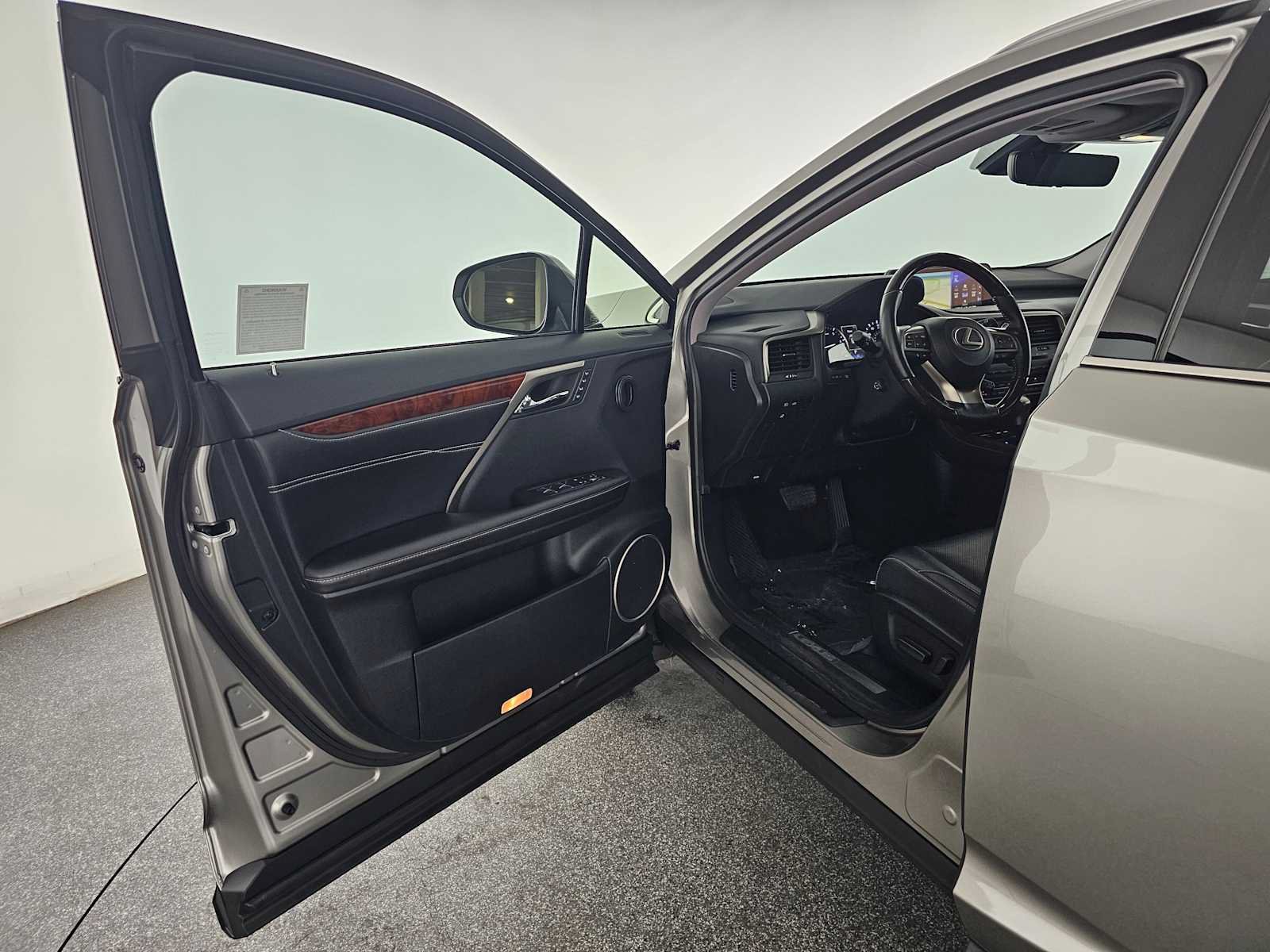 Used 2018 Lexus RX 350L FWD image 21
