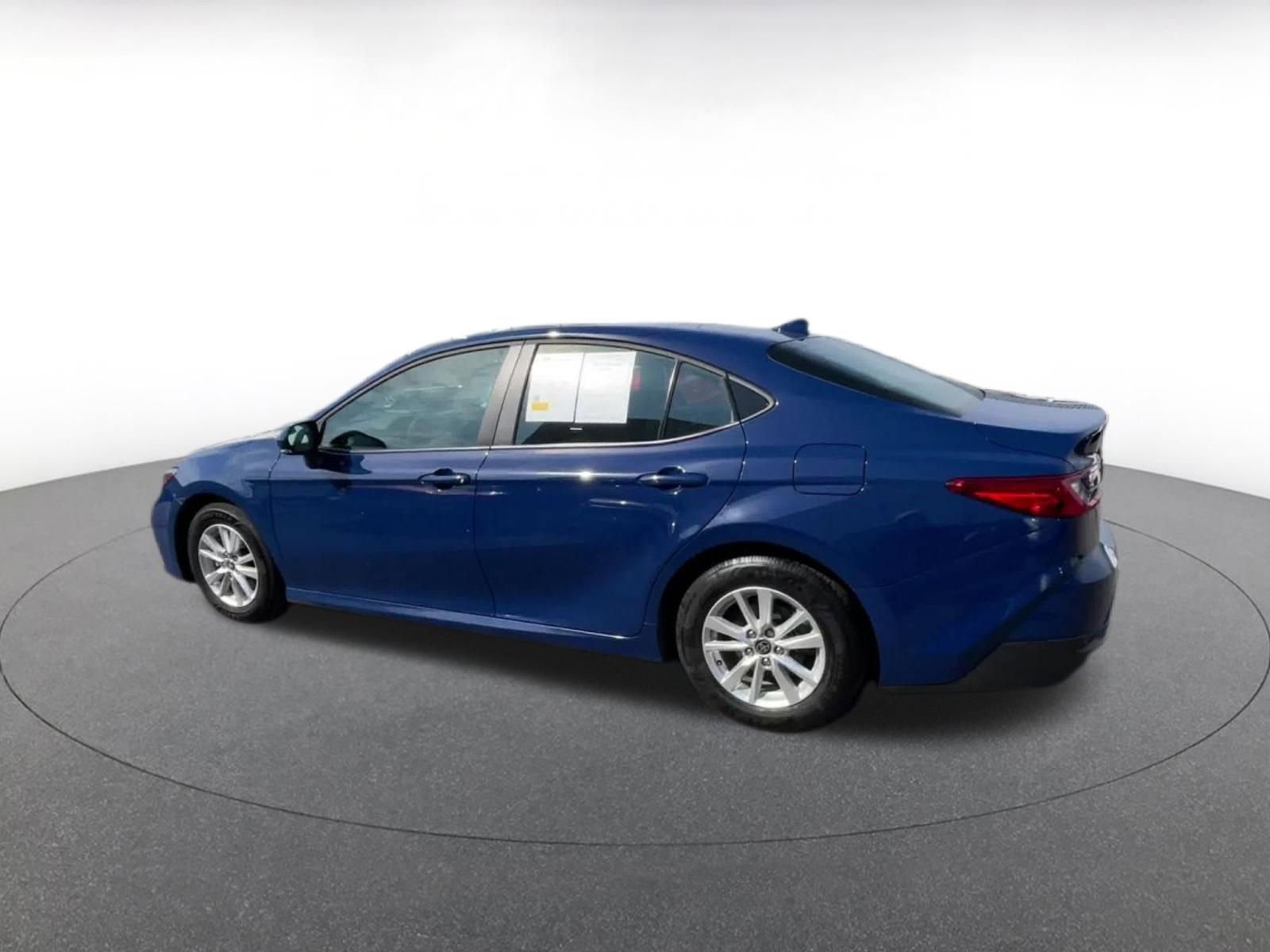 Used 2025 Toyota Camry LE image 8