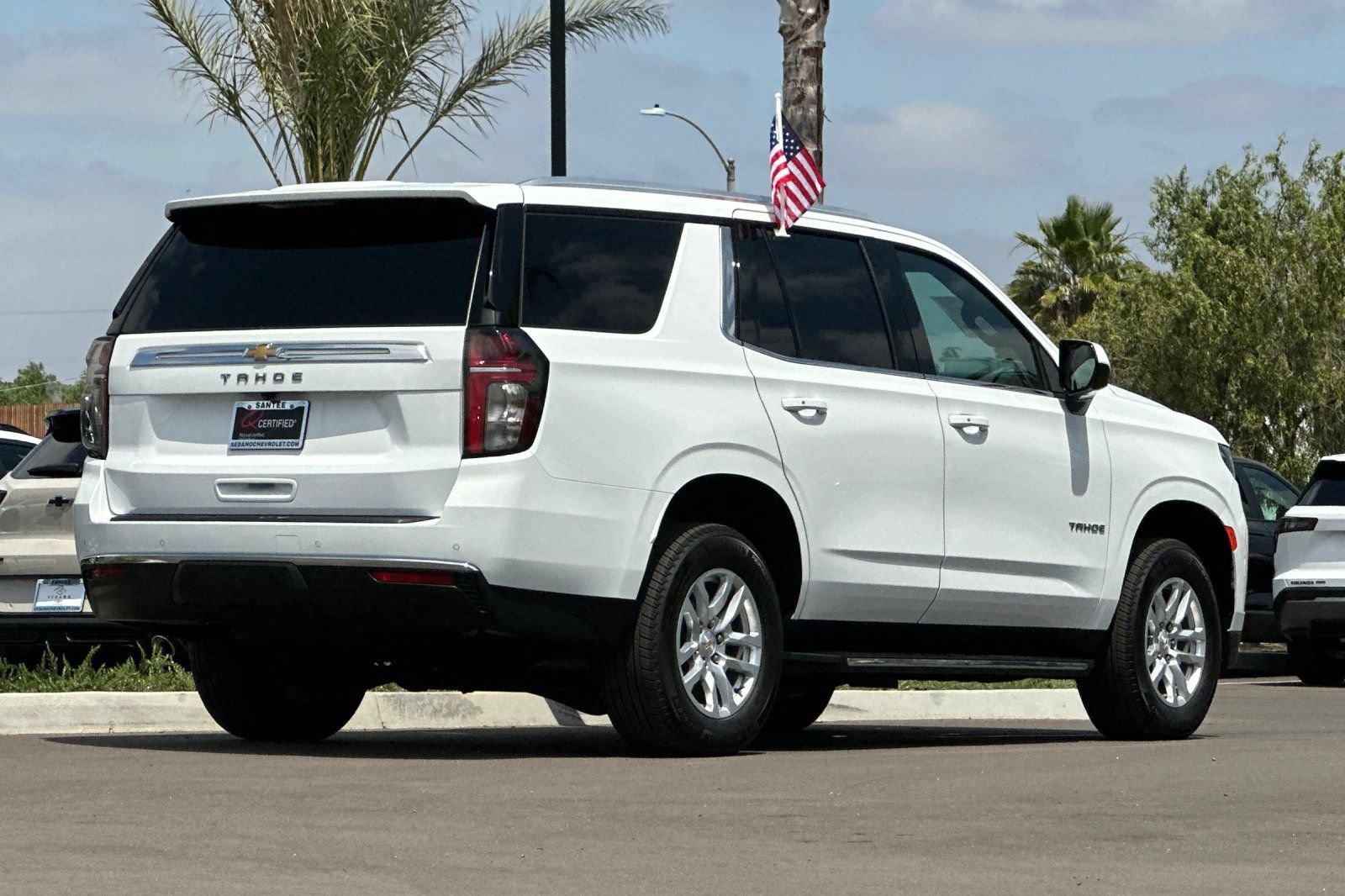 Used 2024 Chevrolet Tahoe LS RWD image 4