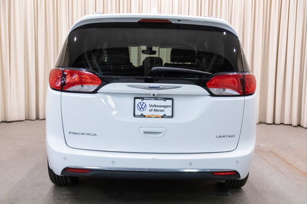 Used 2019 Chrysler Pacifica Limited FWD image 4