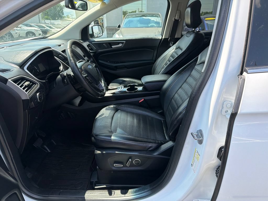 Used 2017 Ford Edge SEL w/ Equipment Group 201A AWD/4WD image 9