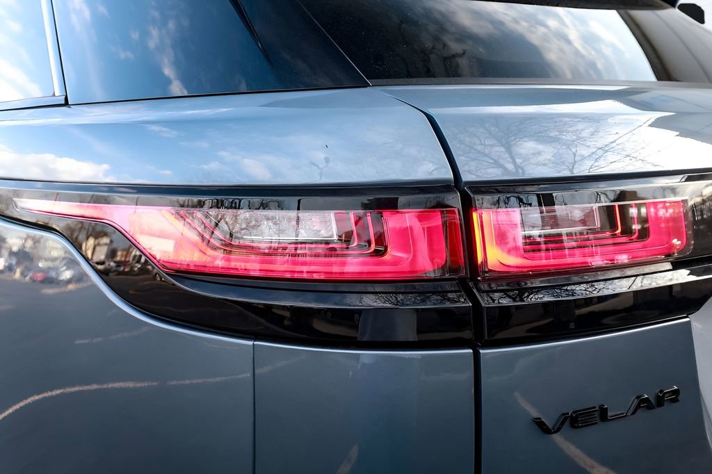 Used 2022 Land Rover Range Rover Velar R-Dynamic S image 36