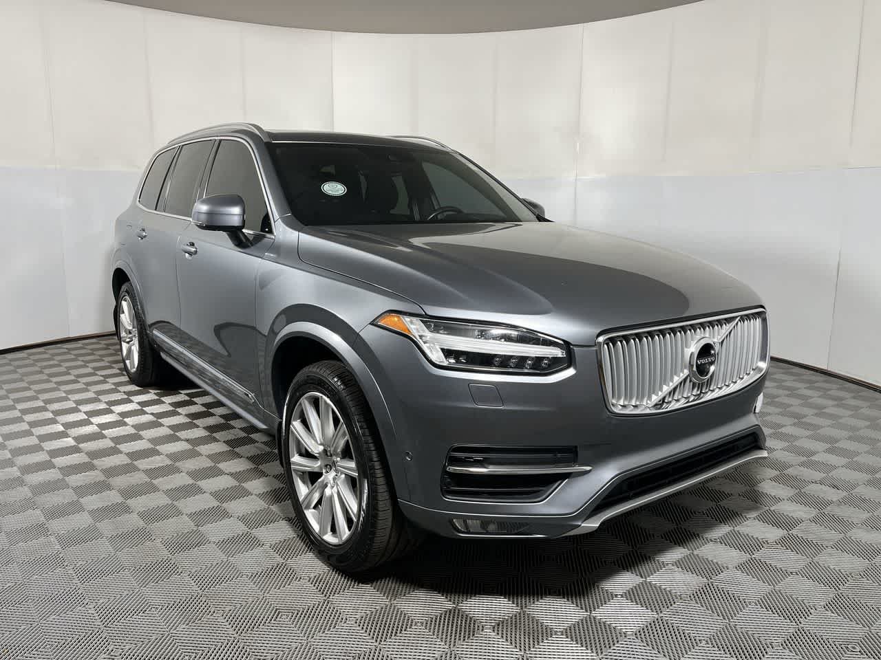 Used 2016 Volvo XC90 T6 Inscription w/ Protection Package Plus AWD/4WD image 2