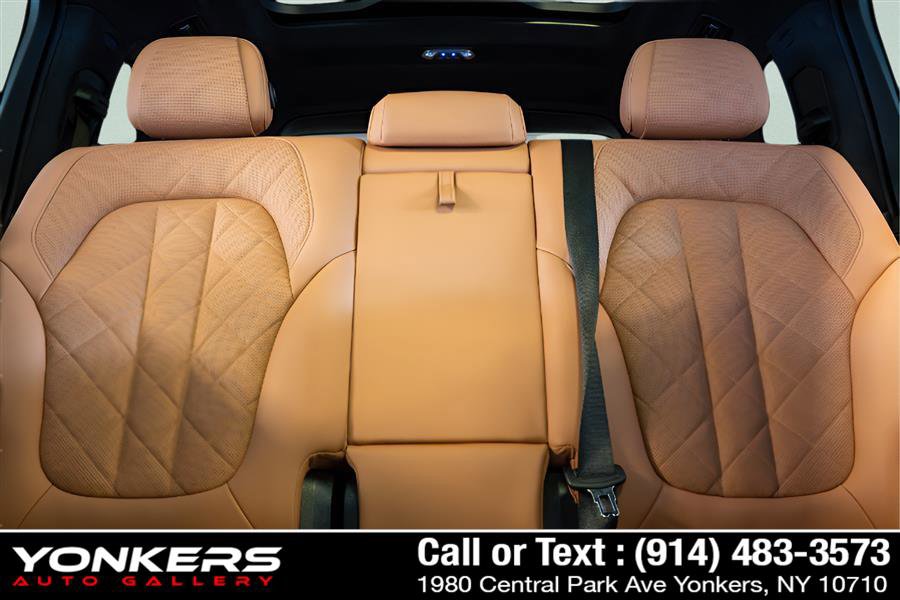 Used 2023 BMW X7 xDrive40i w/ M Sport Package AWD/4WD image 27