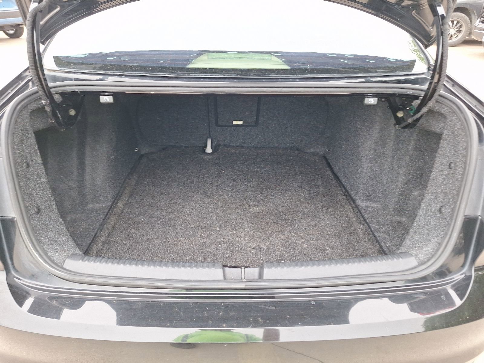 Used 2015 Volkswagen Jetta SE FWD image 35