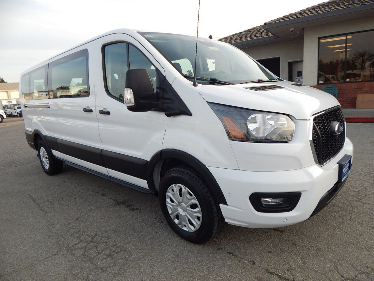 Used 2023 Ford Transit 350 XLT image 10