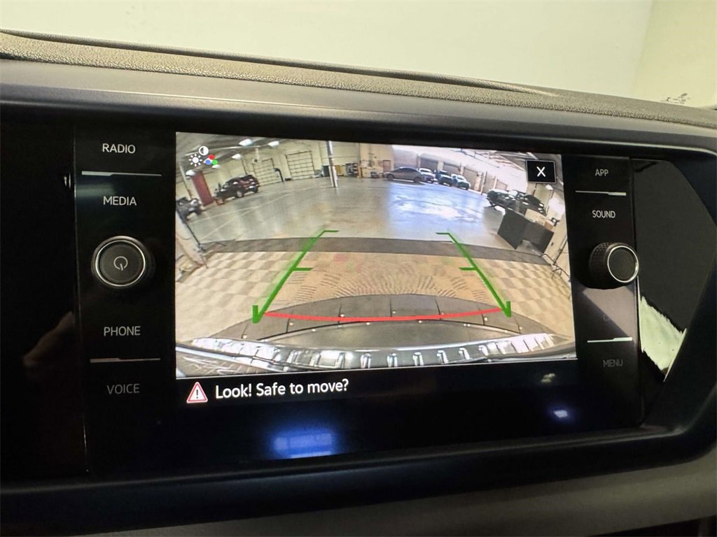 Used 2022 Volkswagen Taos SE image 24