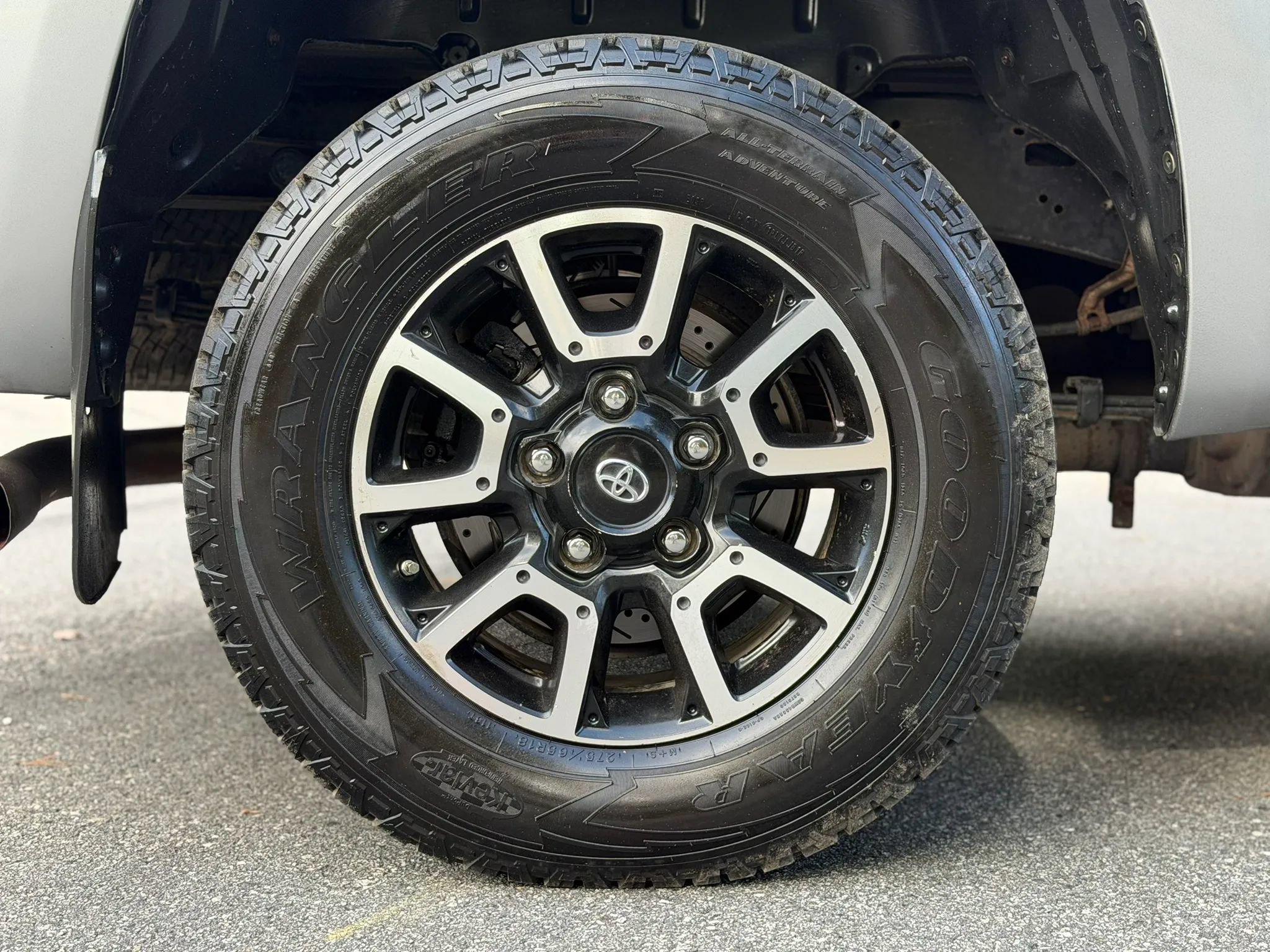 Used 2014 Toyota Tundra SR5 w/ TRD Off Road Package AWD/4WD image 32
