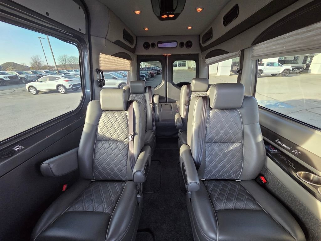Used 2021 Mercedes-Benz Sprinter 2500 image 29