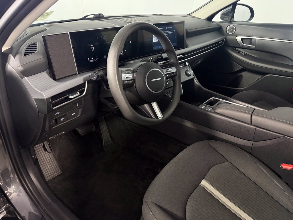 Used 2025 Hyundai Sonata SEL FWD image 13