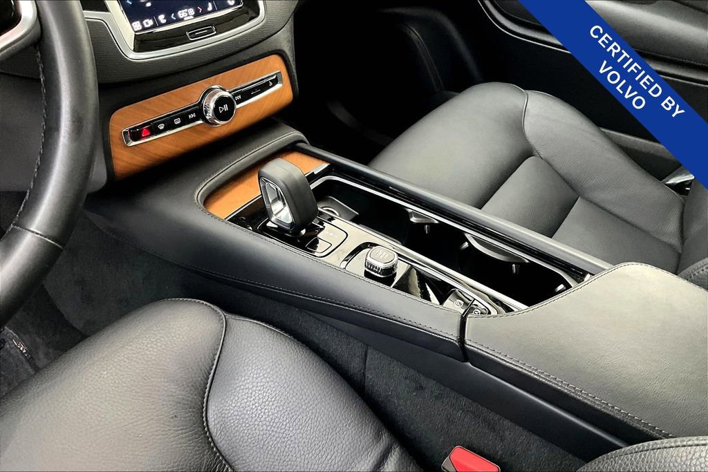 Used 2023 Volvo XC90 B6 Plus image 18