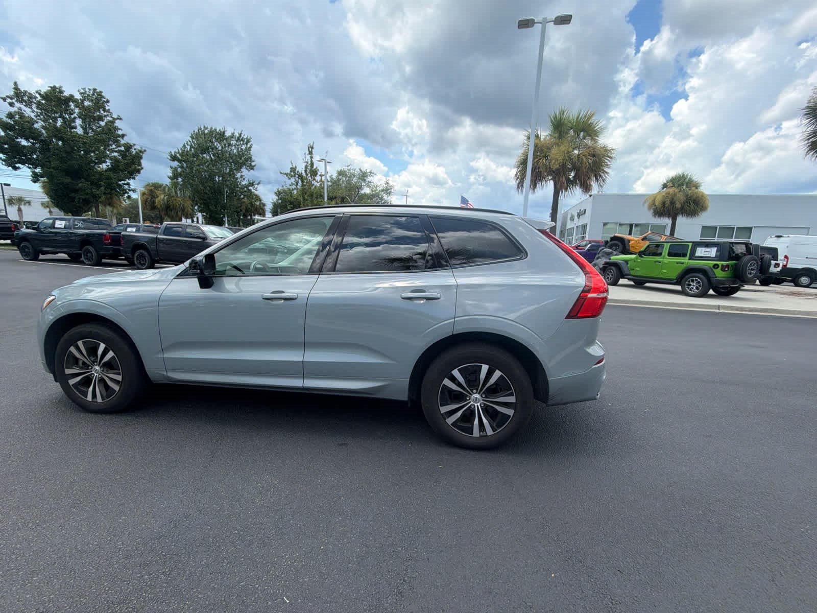 Certified 2024 Volvo XC60 B5 Core w/ Protection Package Premier AWD/4WD image 50