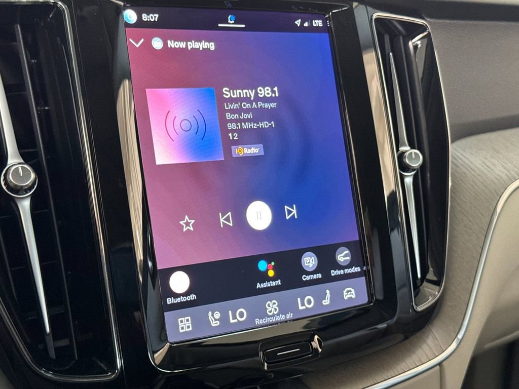 Certified 2023 Volvo XC60 B5 Plus w/ Climate Package AWD/4WD image 17