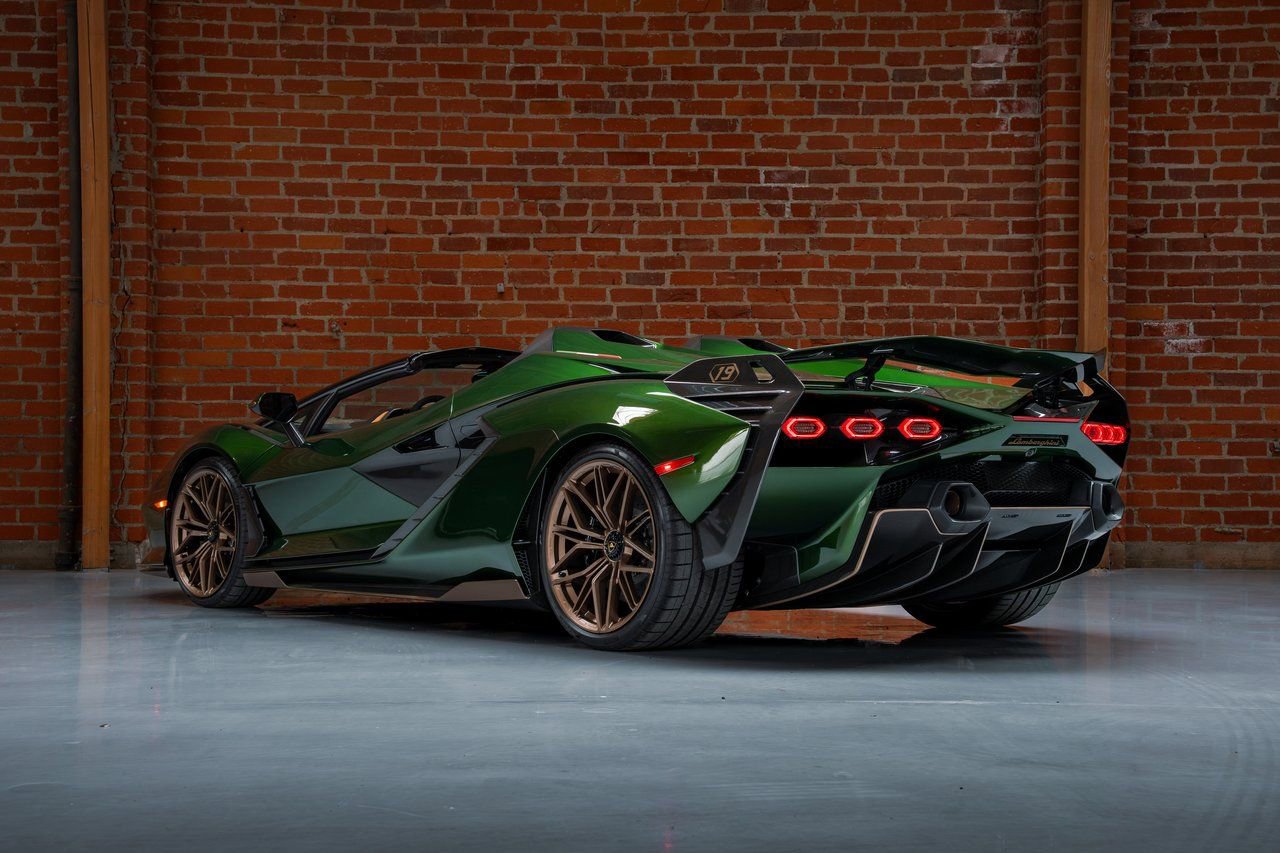 Used 2021 Lamborghini Sian Roadster AWD/4WD image 3