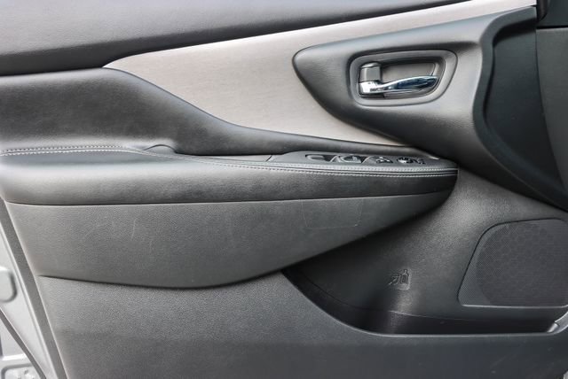 Used 2023 Nissan Murano SV image 23