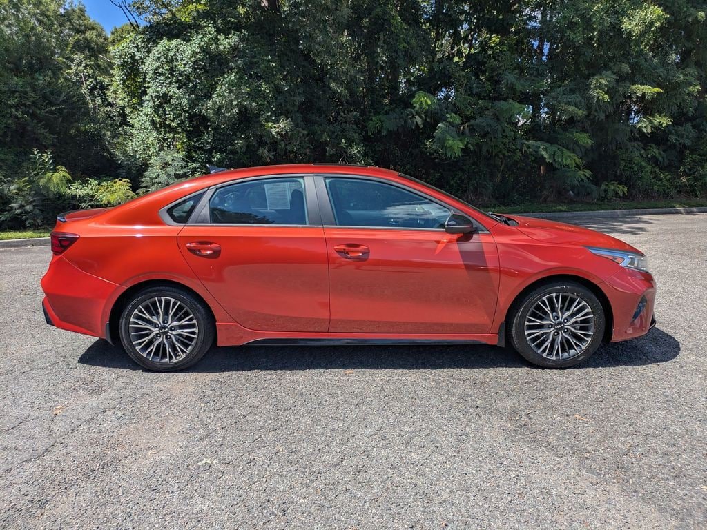 Used 2022 Kia Forte GT-Line w/ GT-Line Premium Package FWD image 3