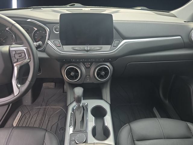 Used 2023 Chevrolet Blazer LT w/ Midnight/Sport Edition FWD image 11